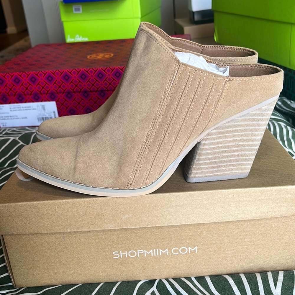 Heeled mule